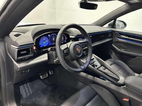New 2025 Porsche Macan 4S Electric image 5