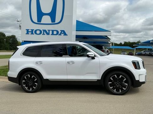 Used 2025 Kia Telluride SX w/ SX Captain's Chair Package FWD image 2