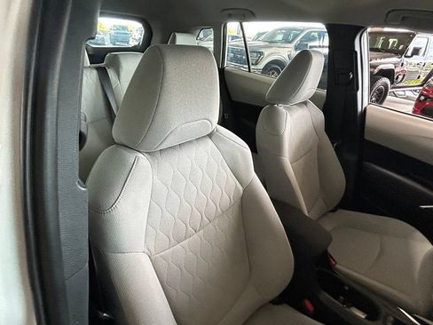 Used 2024 Toyota Corolla Cross L FWD image 31