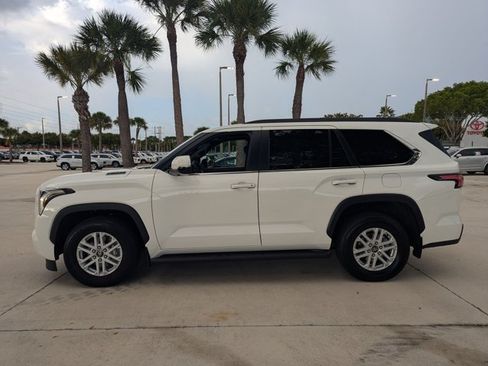 Certified 2025 Toyota Sequoia SR5 AWD/4WD image 8