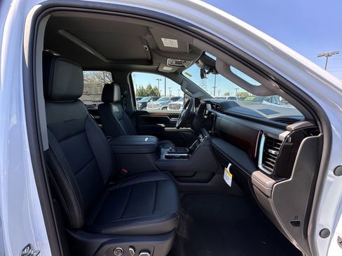 New 2026 GMC Sierra 2500 Denali w/ Denali Reserve Package AWD/4WD image 11