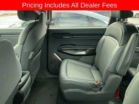 Used 2024 Kia EV9 Light Long Range RWD image 10