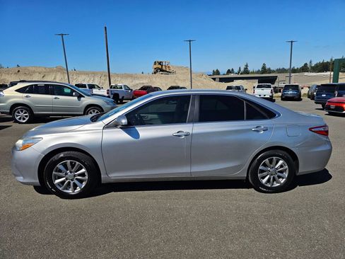 Used 2015 Toyota Camry LE FWD image 8