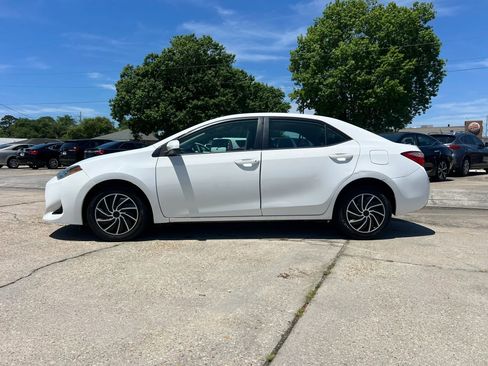 Used 2017 Toyota Corolla LE FWD image 4