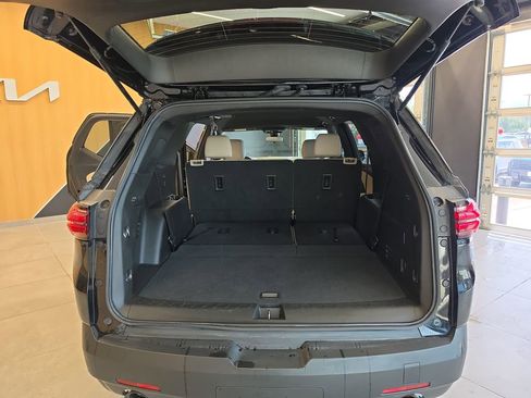 Used 2023 Chevrolet Traverse LS w/ Safety Package FWD image 40