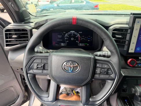 Used 2025 Toyota Sequoia TRD Pro AWD/4WD image 39