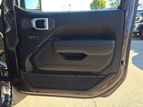 New 2026 Jeep Gladiator Sport image 9