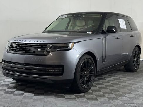 Used 2024 Land Rover Range Rover SE AWD/4WD image 2