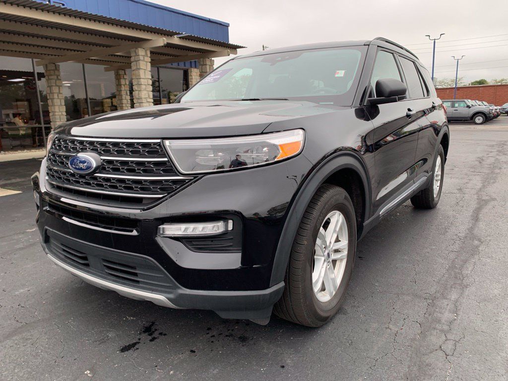 Certified 2024 Ford Explorer XLT w/ Equipment Group 202A AWD/4WD image 8