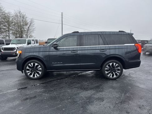 New 2025 Ford Expedition Platinum w/ Driver's Package image 8