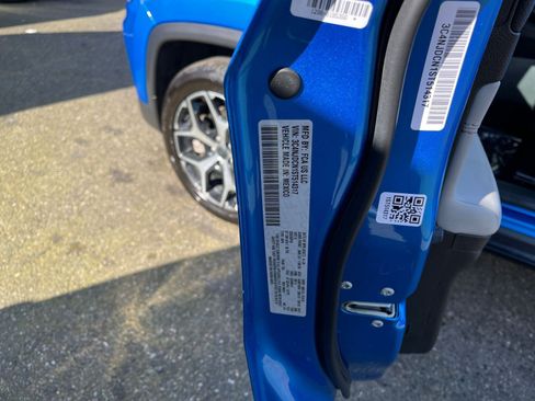 Used 2025 Jeep Compass Limited AWD/4WD image 30