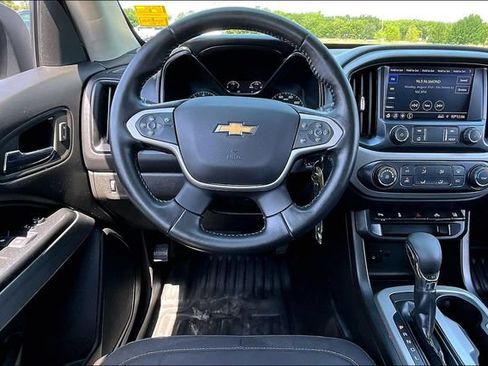 Used 2022 Chevrolet Colorado LT w/ Fleet Safety Package RWD image 9