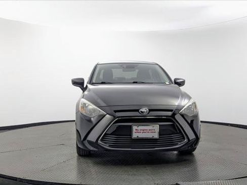 Used 2018 Toyota Yaris iA FWD image 12