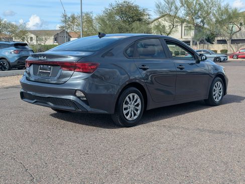 Certified 2022 Kia Forte Sedan image 3