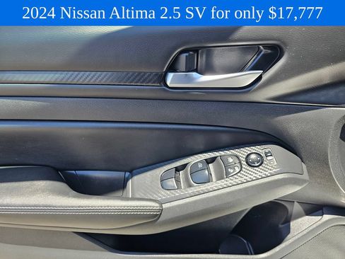 Used 2024 Nissan Altima 2.5 SV FWD image 20