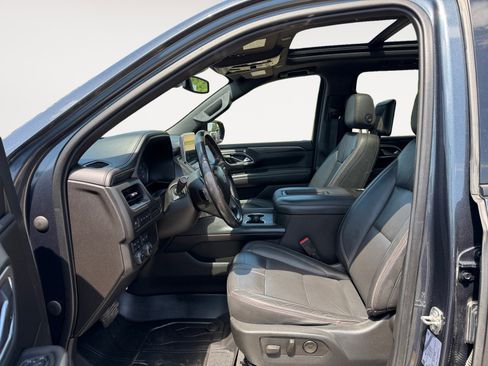 Used 2021 Chevrolet Suburban RST w/ Rear Media and Nav Package AWD/4WD image 9