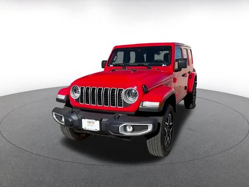 Used 2025 Jeep Wrangler Unlimited Sahara AWD/4WD image 12