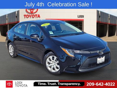 Used 2023 Toyota Corolla LE FWD image 1