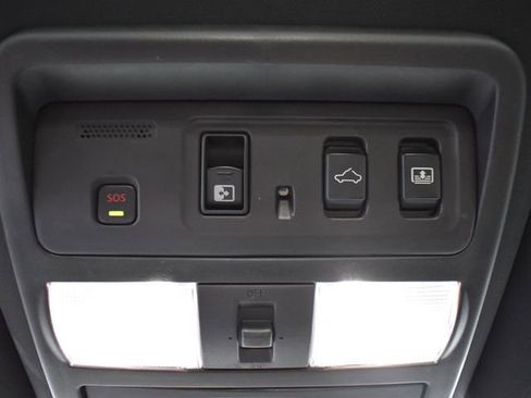 Used 2021 Nissan Titan Platinum Reserve w/ Moonroof Package image 38