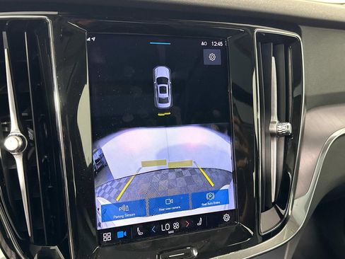 Used 2024 Volvo S60 B5 Core image 9