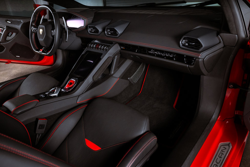 Used 2021 Lamborghini Huracan EVO RWD image 10