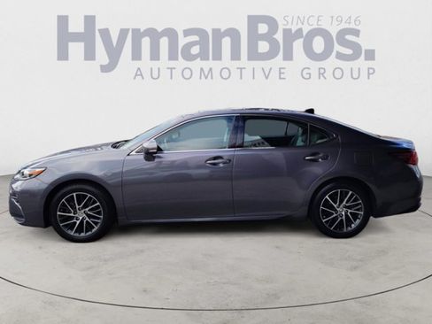 Used 2017 Lexus ES 350 w/ Luxury Package FWD image 6