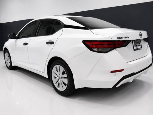 Certified 2025 Nissan Sentra S FWD image 3