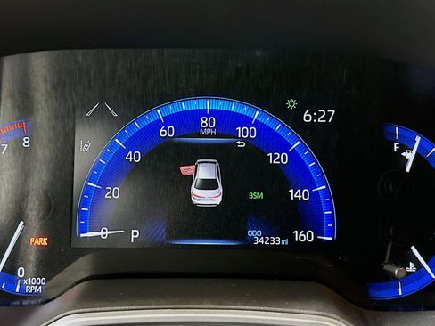 Used 2021 Toyota Corolla XLE image 19