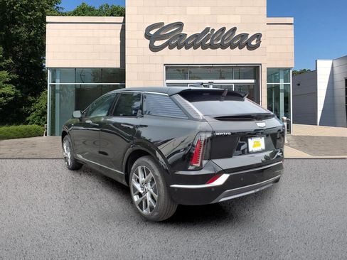 New 2027 Cadillac Optiq Luxury w/ LPO, Floor Liner Package AWD/4WD image 3