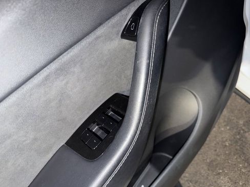 Used 2020 Tesla Model Y Long Range image 20