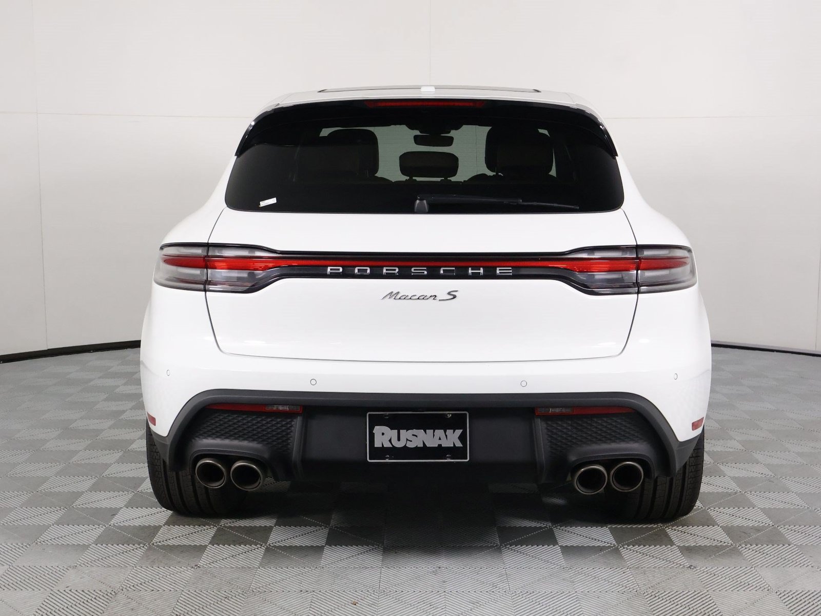 Certified 2022 Porsche Macan S AWD/4WD image 6