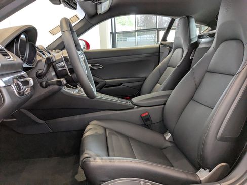 Used 2025 Porsche 718 Cayman image 5