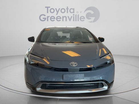 Used 2025 Toyota Prius XLE FWD image 9
