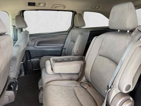 Used 2018 Honda Odyssey EX image 10