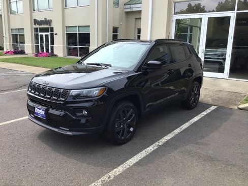 New 2025 Jeep Compass Limited w/ Sun & Sound Group image 3