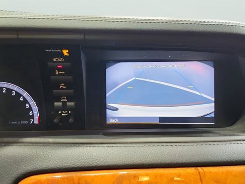 Used 2014 Mercedes-Benz CL 550 4MATIC image 23