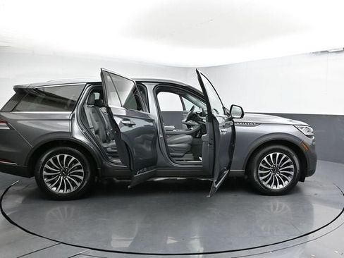 Used 2021 Lincoln Aviator Reserve w/ Elements Package Plus AWD/4WD image 31
