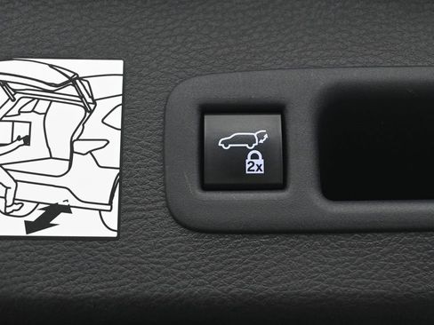 Certified 2022 Toyota Sienna XLE image 33