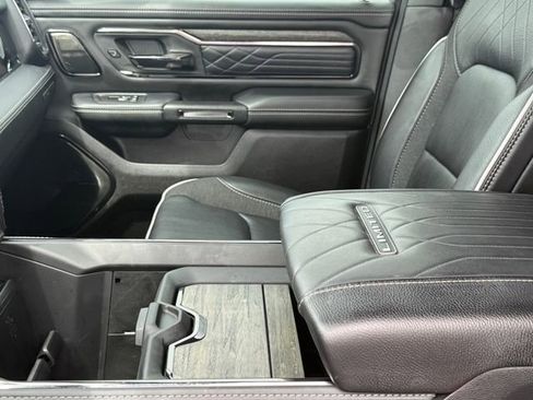 Used 2025 RAM 1500 Limited w/ Off Road Group AWD/4WD image 13