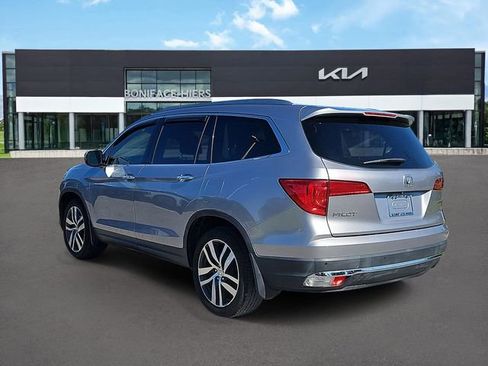 Used 2018 Honda Pilot Touring image 3