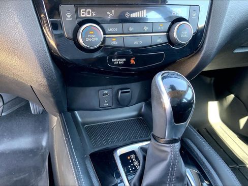 Used 2017 Nissan Rogue Sport SL w/ SL Premium Package AWD/4WD image 32