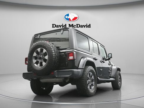 Used 2018 Jeep Wrangler Unlimited Sahara AWD/4WD image 30