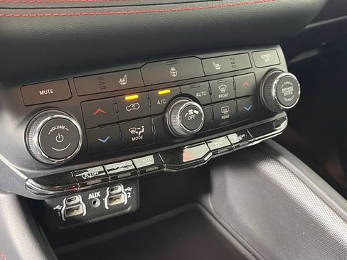 Used 2023 Dodge Durango GT AWD/4WD image 21