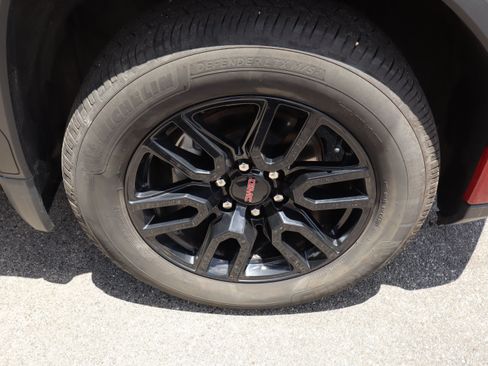 Used 2023 GMC Sierra 1500 Elevation AWD/4WD image 10