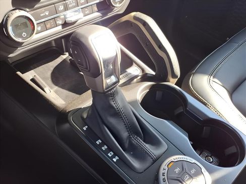 New 2025 Ford Bronco Badlands image 8