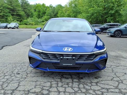 New 2026 Hyundai Elantra SE FWD image 2