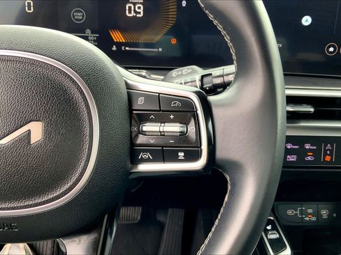 Used 2024 Kia Sorento S image 20