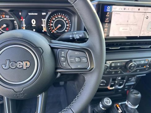 New 2025 Jeep Gladiator Sport image 16