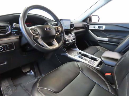 Used 2023 Ford Explorer Limited image 14