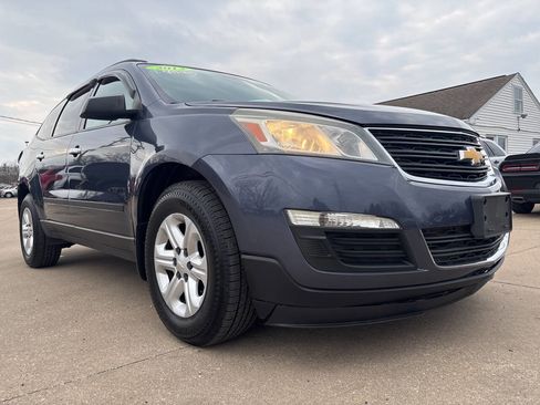 Used 2013 Chevrolet Traverse LS image 2